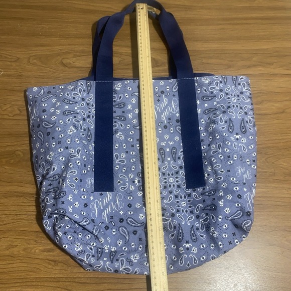 VICTORIA'S SECRET PINK REVERSIBLE CANVAS TRAVEL TOTE BAG Blue PAISLEY Reg. $50 - Picture 10 of 10